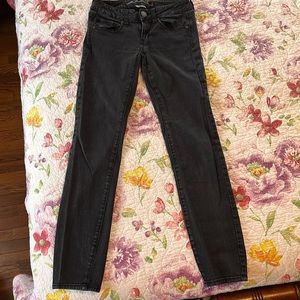 Women’s American Eagle low rise skinny jean: size 2